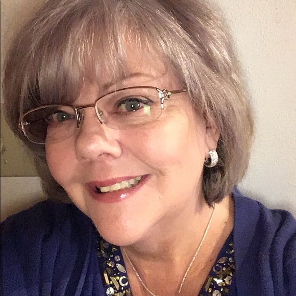 Meet your Posher, Mindy - Picture 3 of 3